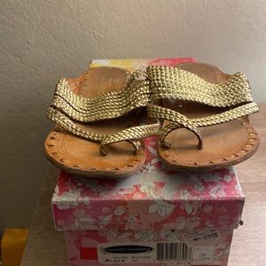Gold sandal, goddess type of look
